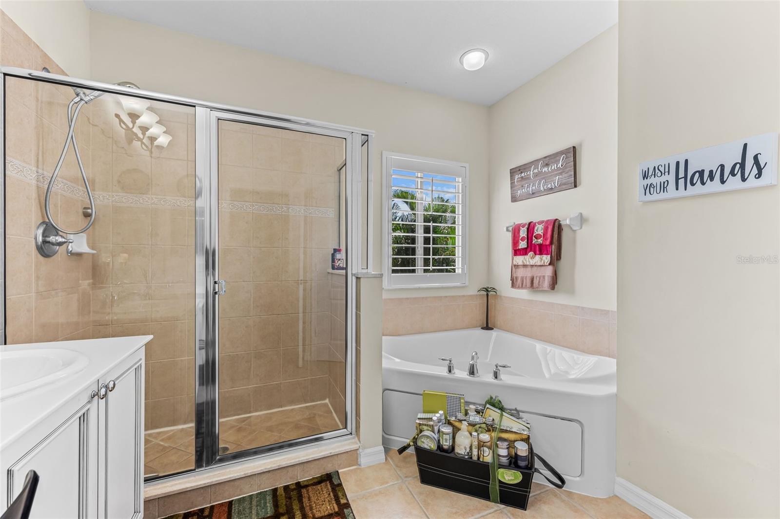 Image 26 of 48 For 15489 Laguna Hills Drive