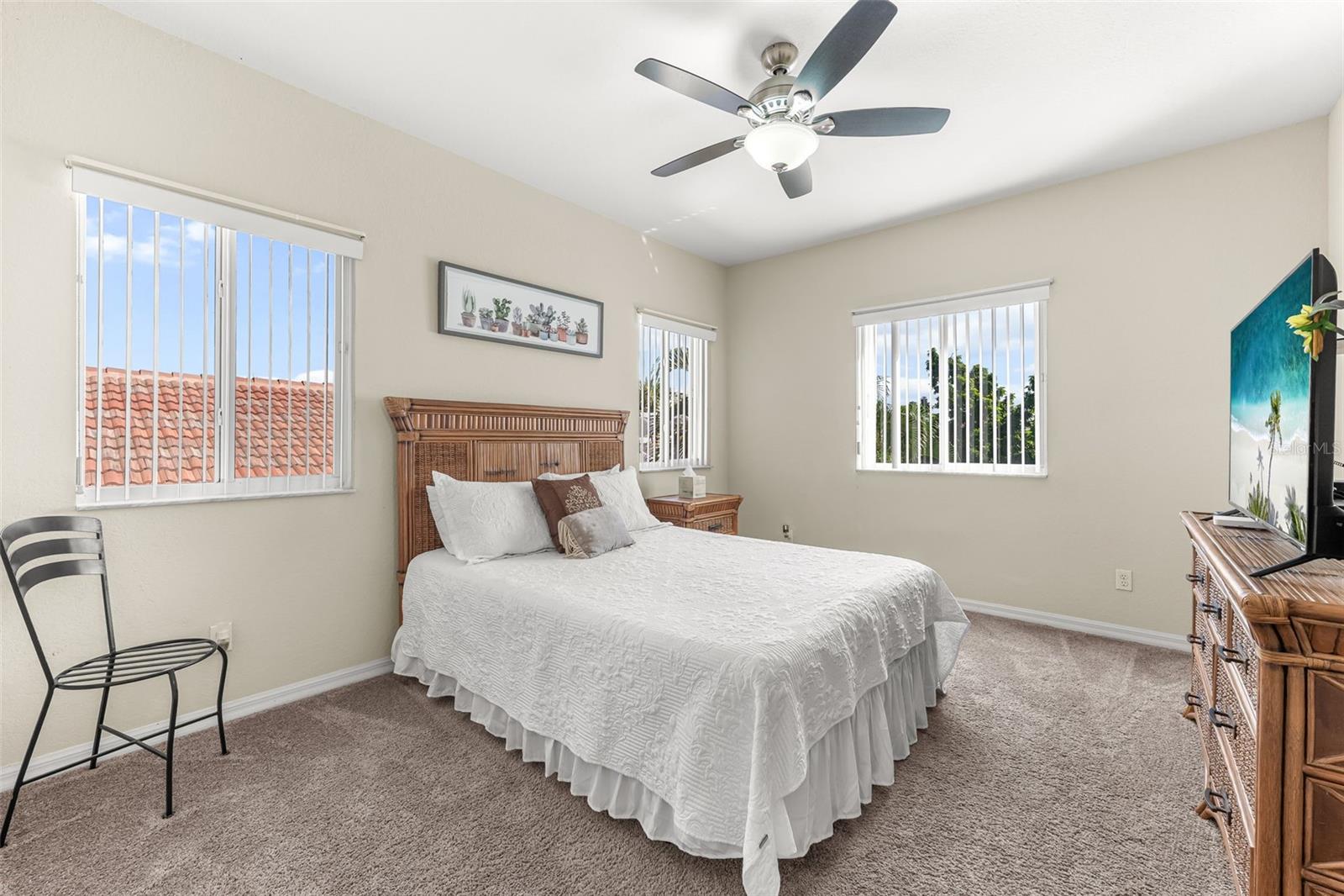 Image 27 of 48 For 15489 Laguna Hills Drive