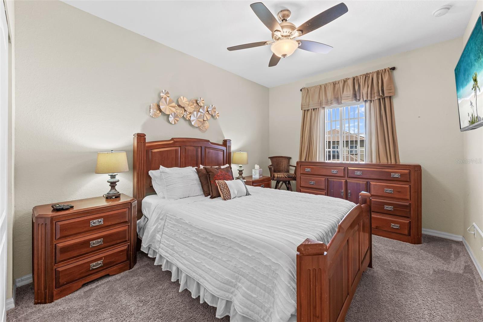 Image 31 of 48 For 15489 Laguna Hills Drive