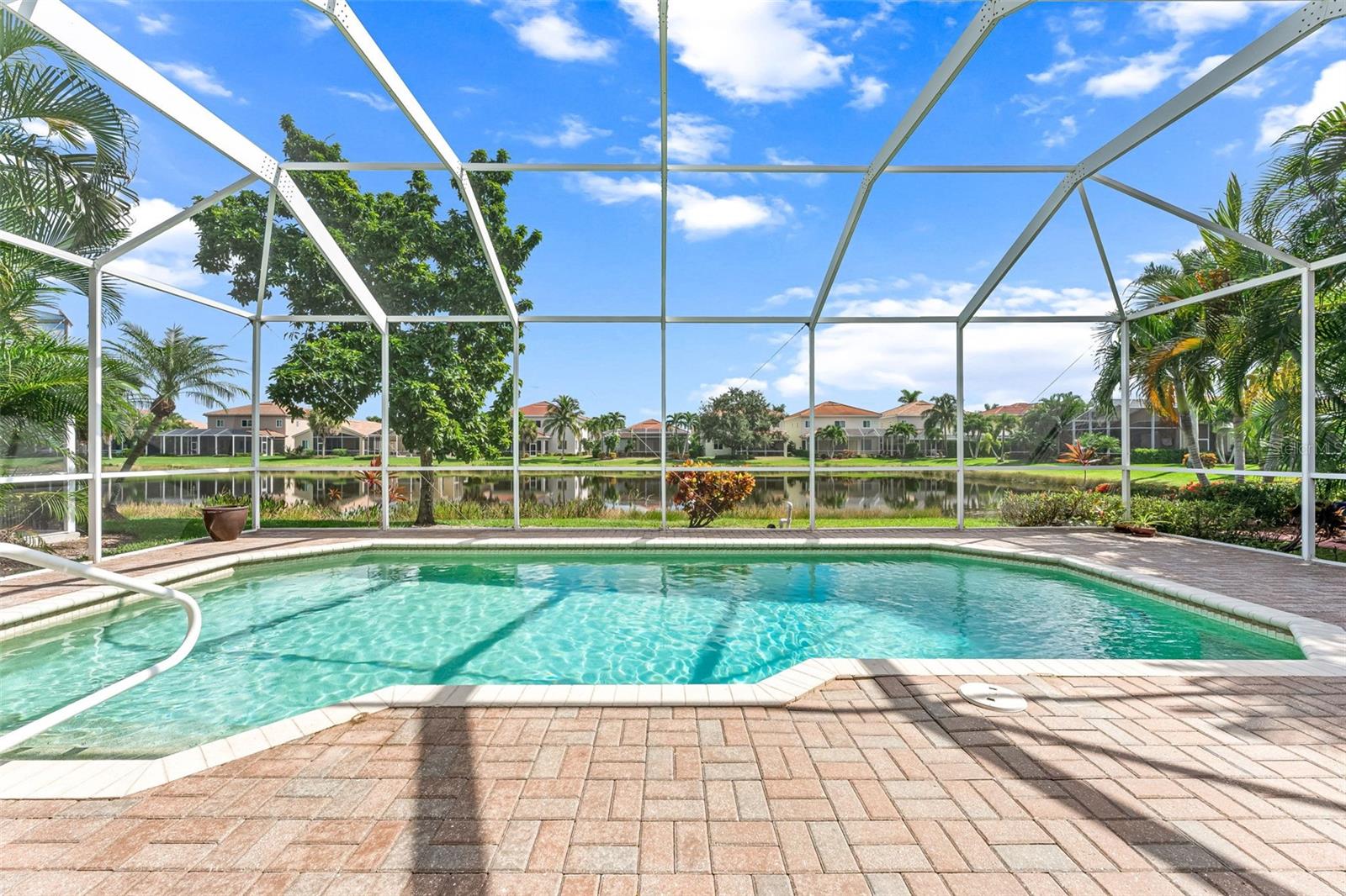 Image 33 of 48 For 15489 Laguna Hills Drive