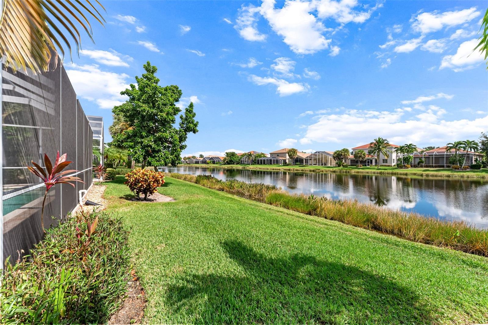 Image 38 of 48 For 15489 Laguna Hills Drive