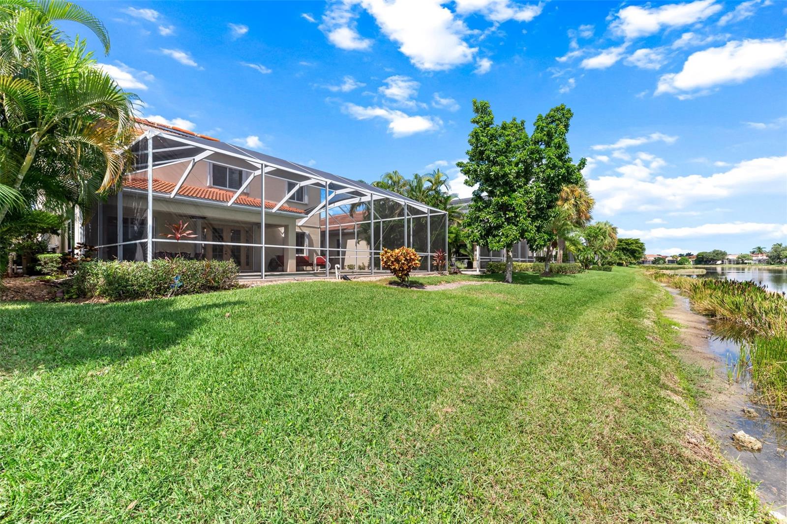 Image 39 of 48 For 15489 Laguna Hills Drive