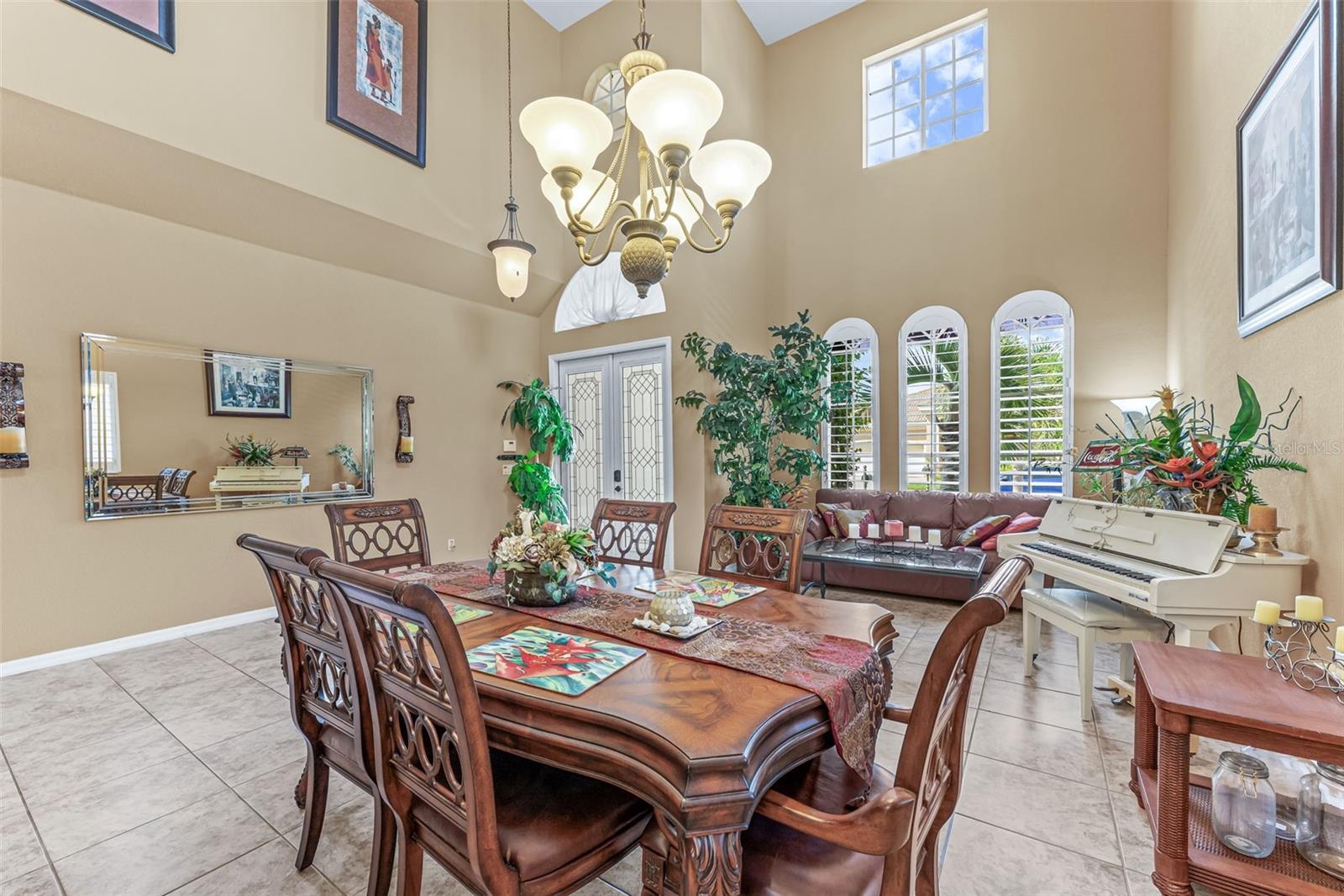 Image 5 of 48 For 15489 Laguna Hills Drive