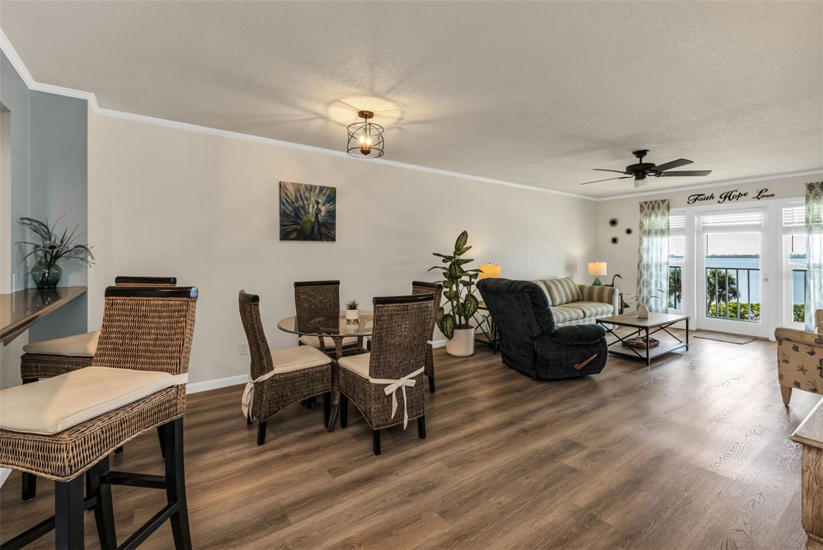 Image 11 of 43 For 4410 Warren Avenue 217