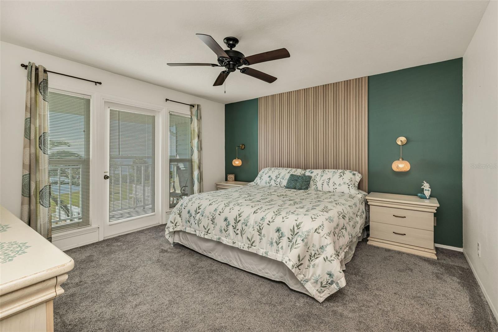 Image 17 of 43 For 4410 Warren Avenue 217