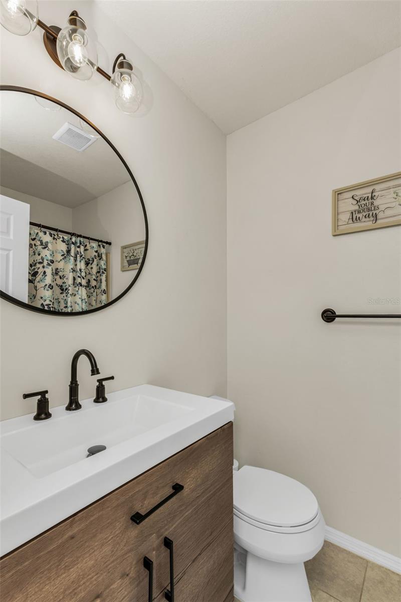 Image 20 of 43 For 4410 Warren Avenue 217