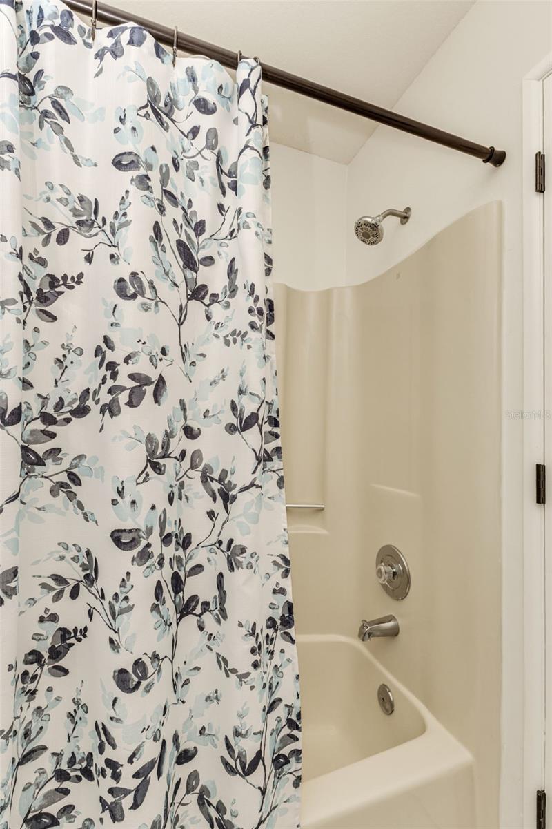 Image 21 of 43 For 4410 Warren Avenue 217