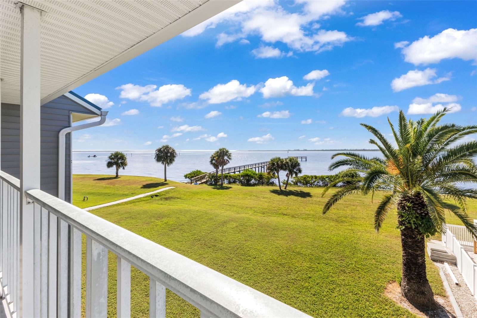 Image 28 of 43 For 4410 Warren Avenue 217