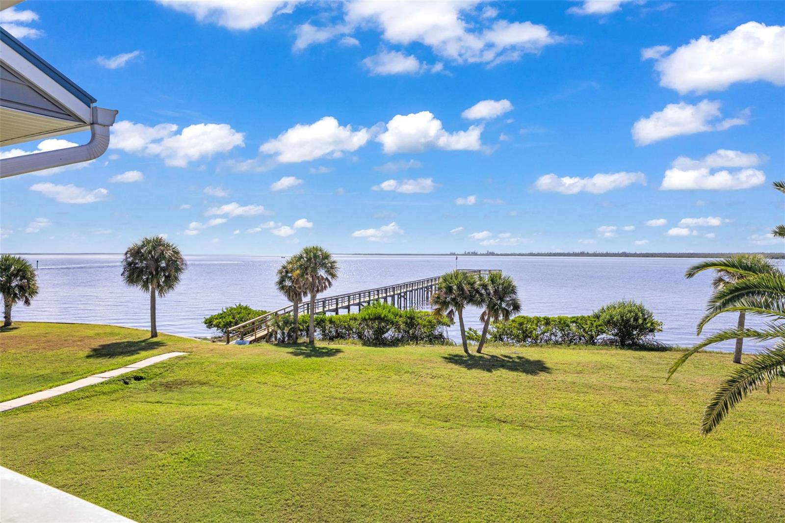 Image 29 of 43 For 4410 Warren Avenue 217