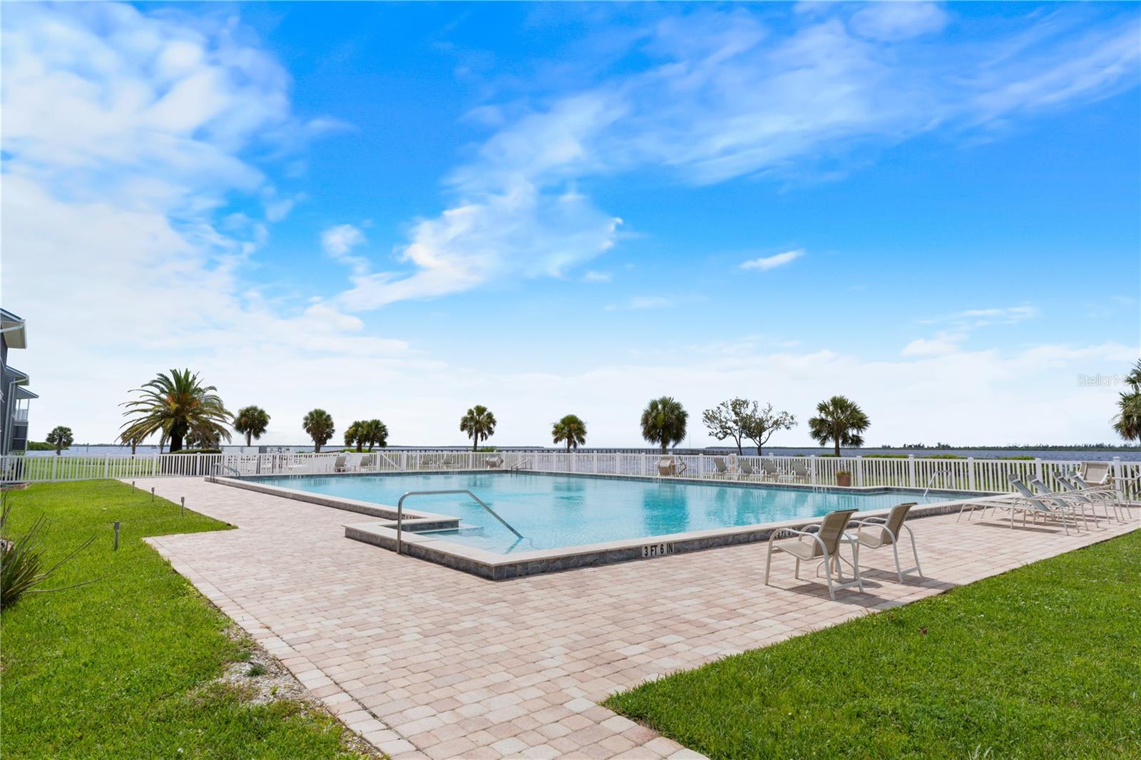 Image 33 of 43 For 4410 Warren Avenue 217