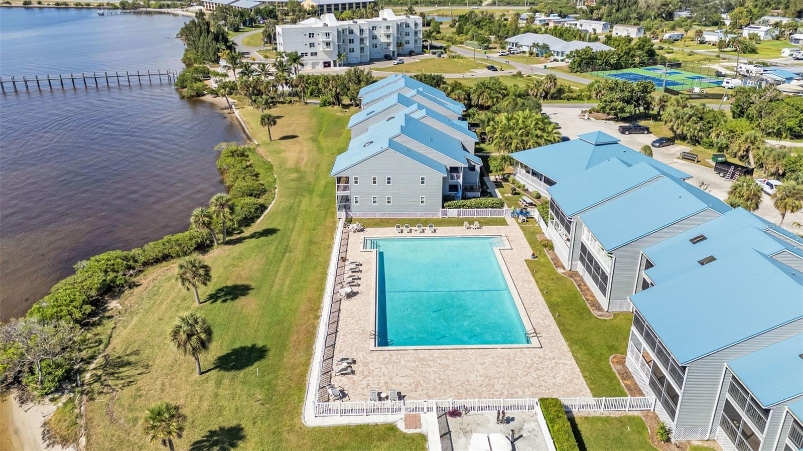 Image 39 of 43 For 4410 Warren Avenue 217