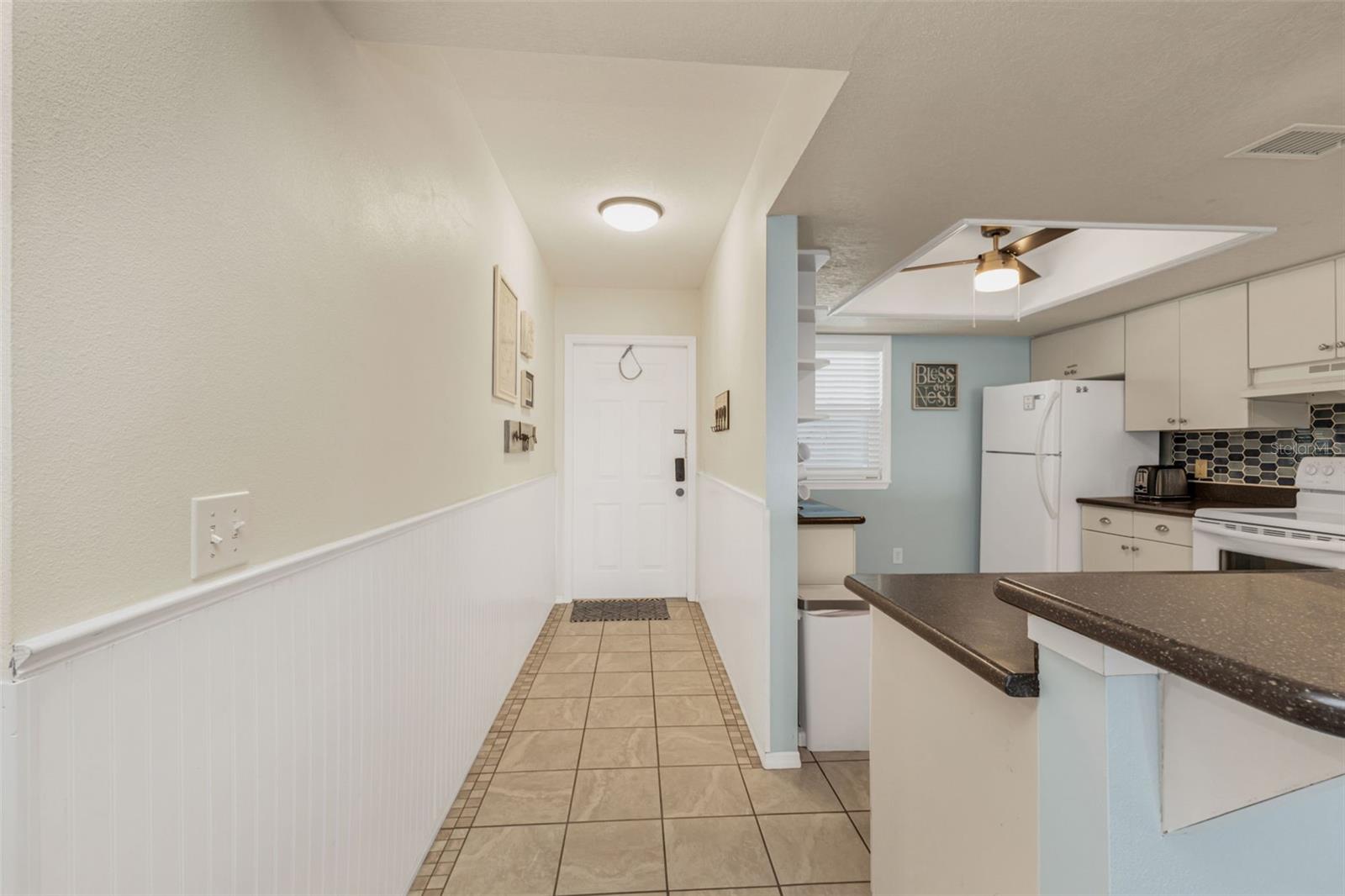 Image 4 of 43 For 4410 Warren Avenue 217