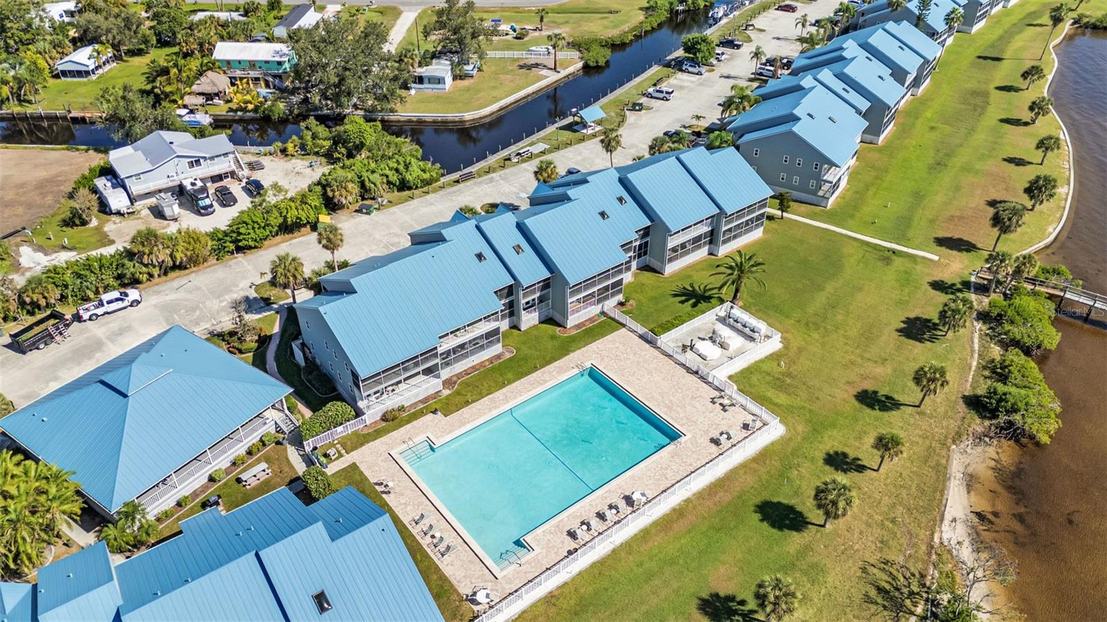 Image 40 of 43 For 4410 Warren Avenue 217