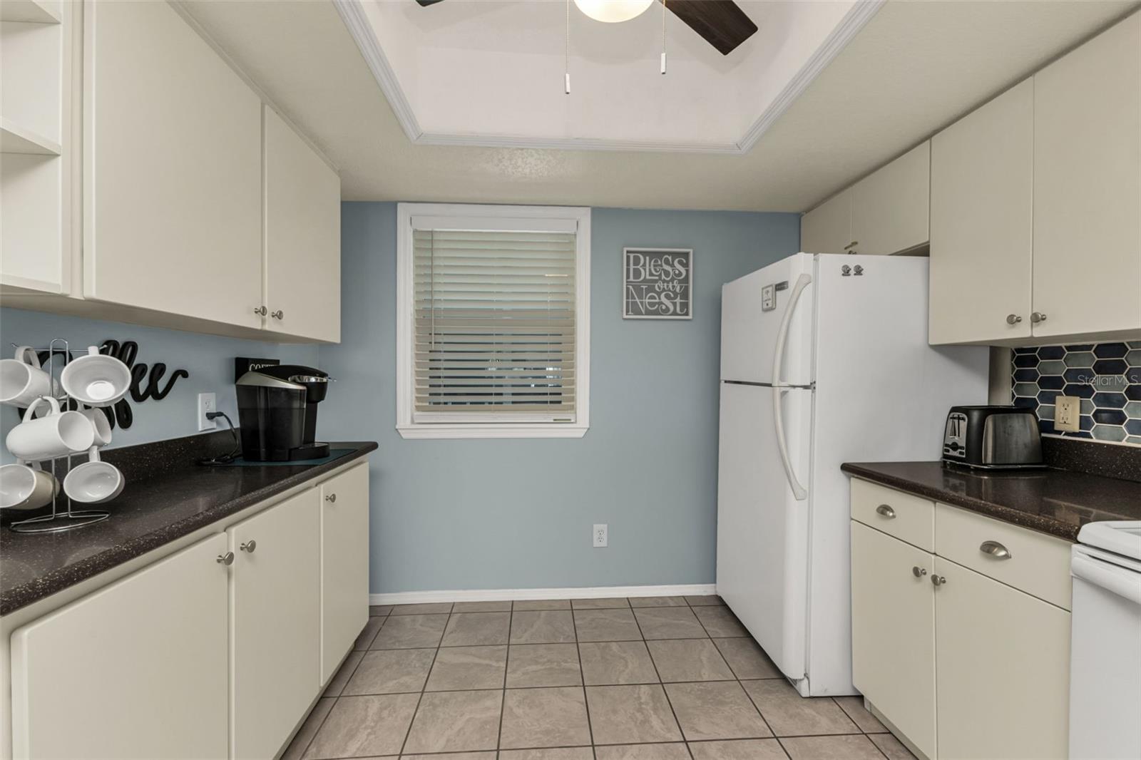 Image 7 of 43 For 4410 Warren Avenue 217