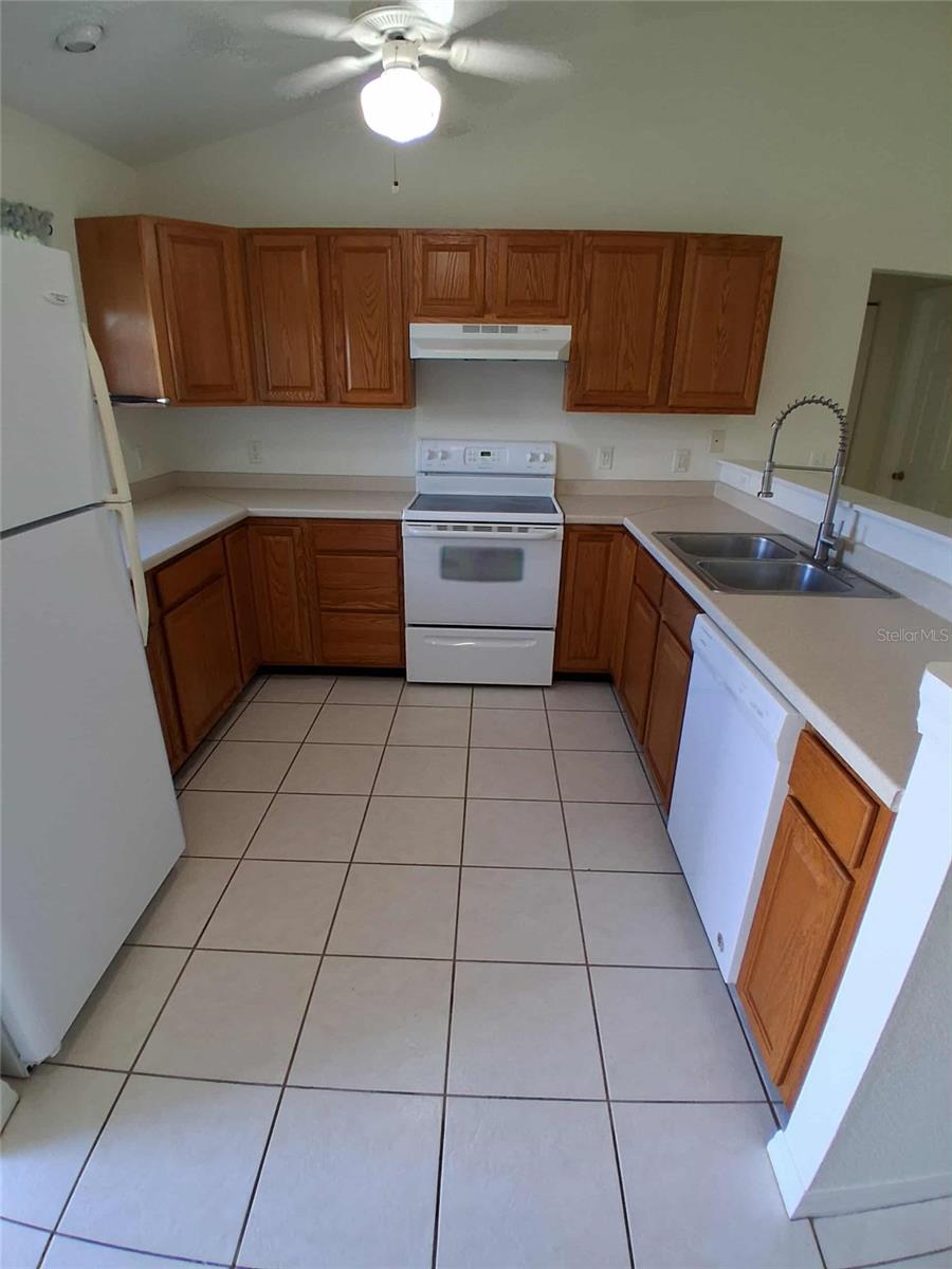 Image 2 of 12 For 27121 Partin Drive B
