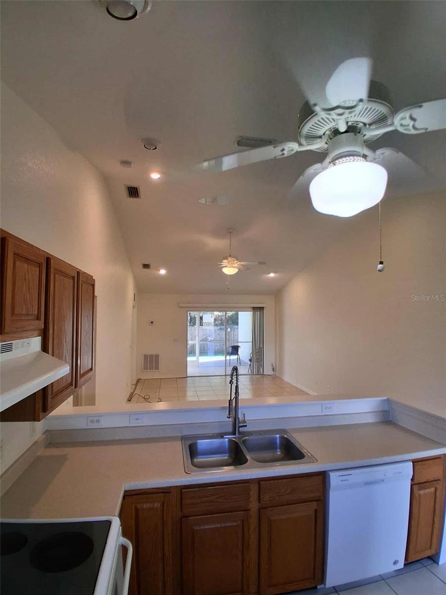 Image 3 of 12 For 27121 Partin Drive B