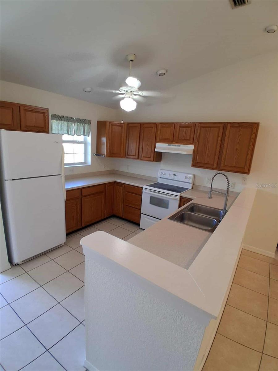 Image 4 of 12 For 27121 Partin Drive B