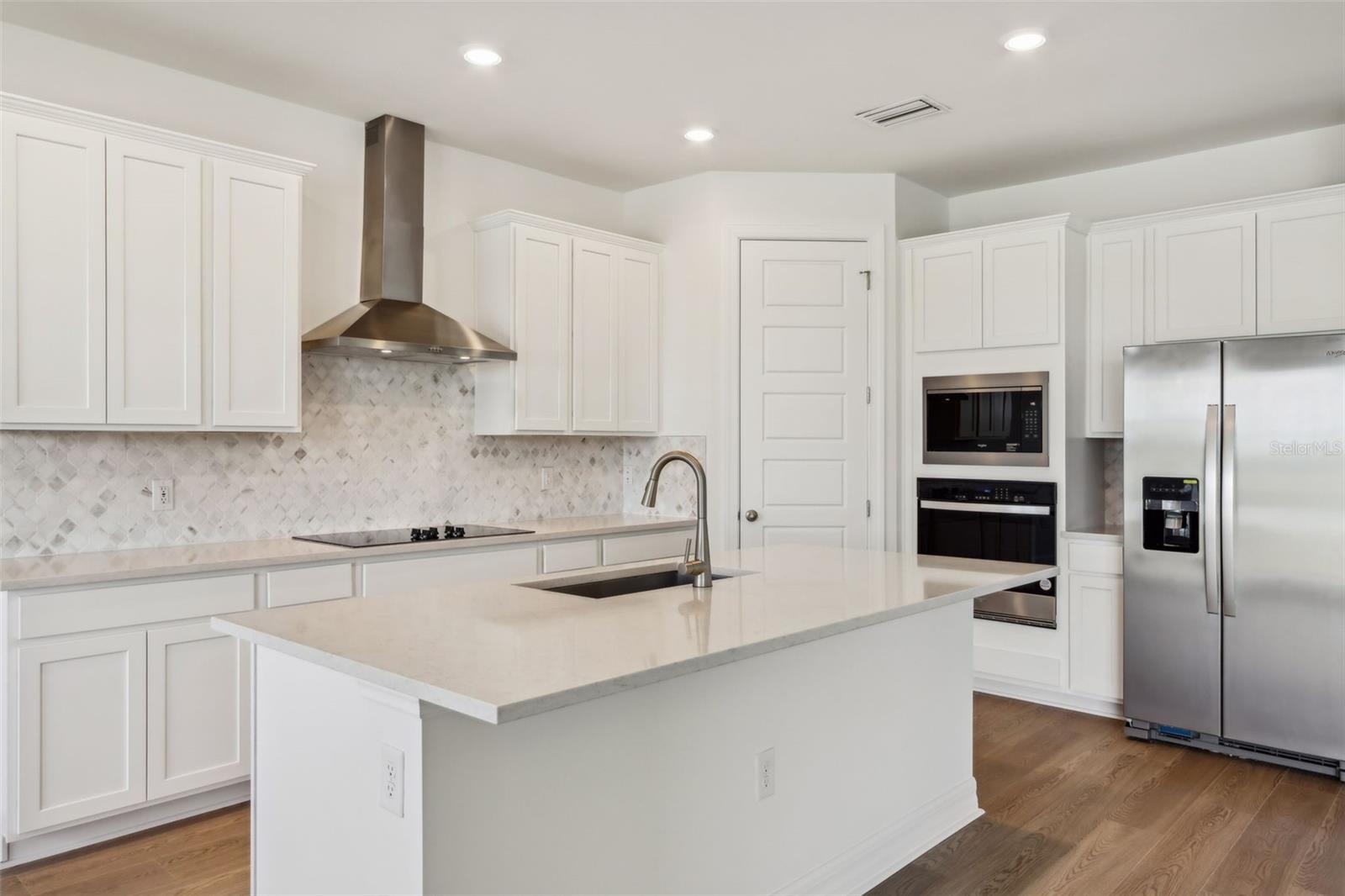 Image 5 of 24 For 16504 Seven Lakes Avenue