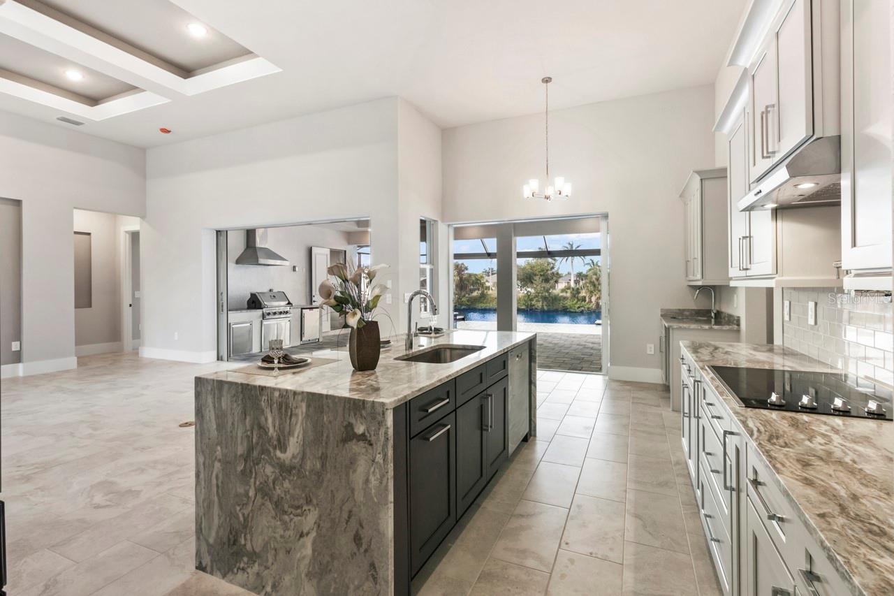 Image 38 of 61 For 2526 25th Avenue