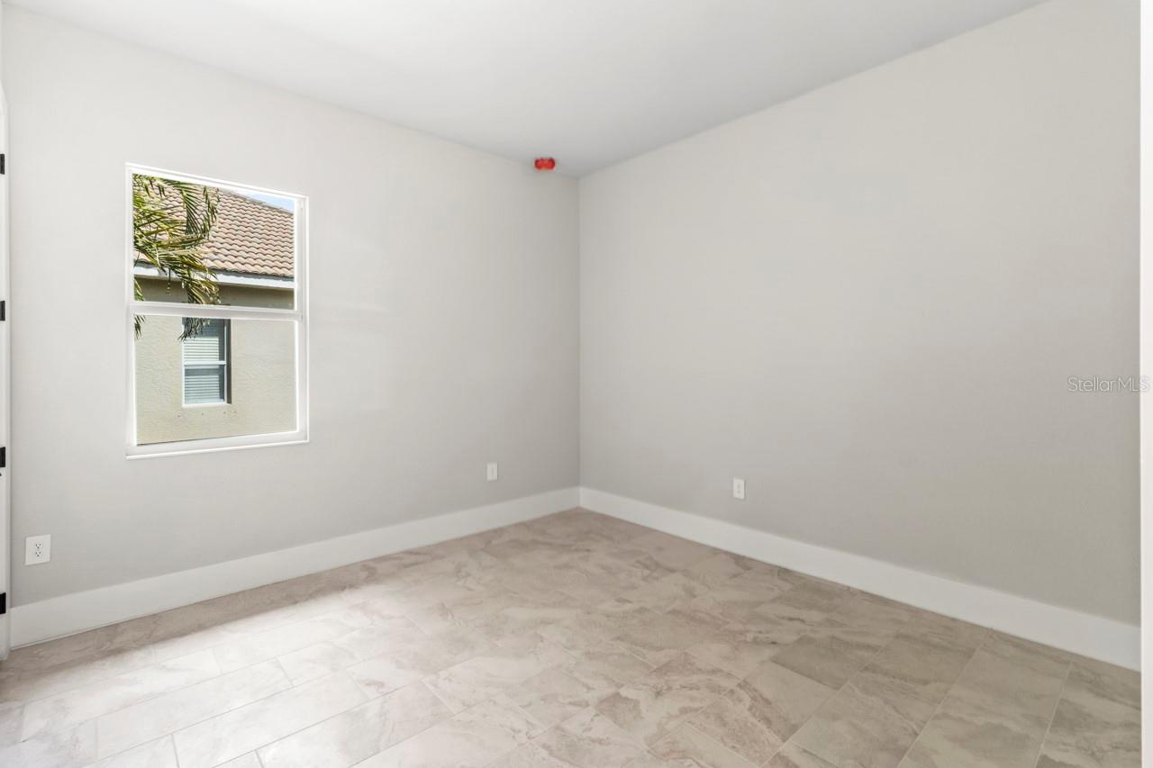 Image 44 of 61 For 2526 25th Avenue