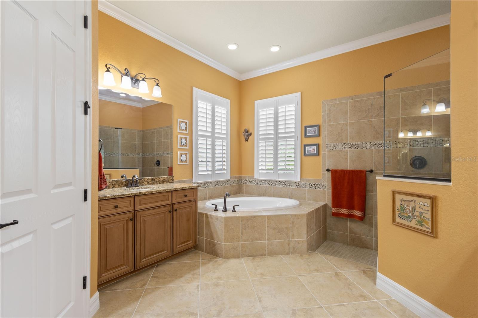 Image 13 of 62 For 5428 Royal Poinciana Way