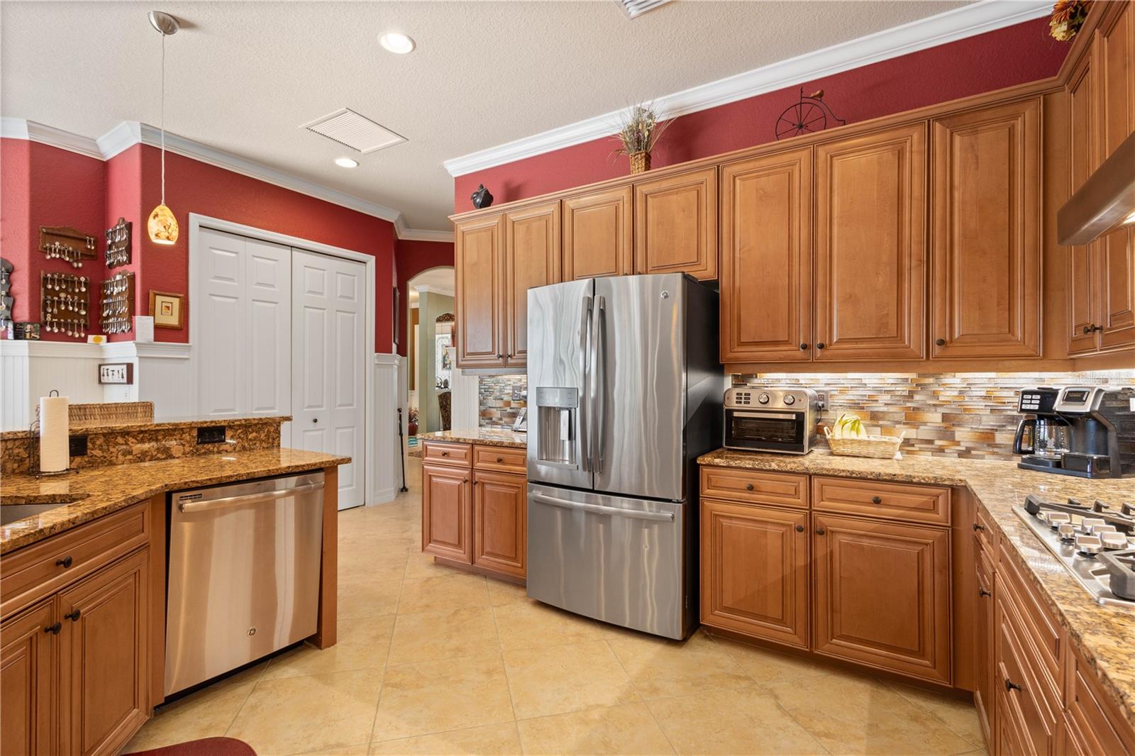 Image 16 of 62 For 5428 Royal Poinciana Way