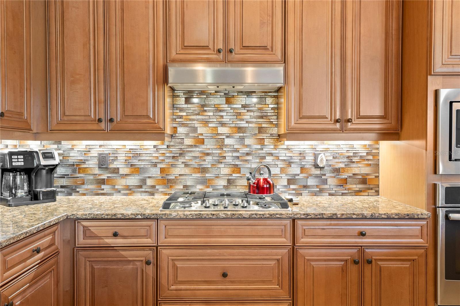 Image 18 of 62 For 5428 Royal Poinciana Way