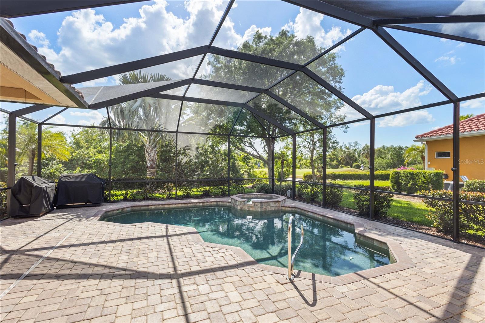 Image 32 of 62 For 5428 Royal Poinciana Way