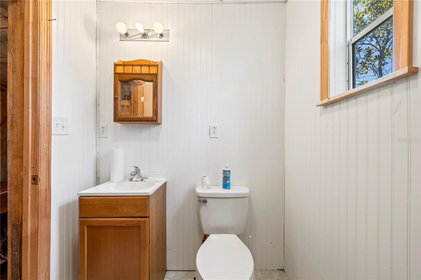 Image 4 of 34 For 8970 Tower Road