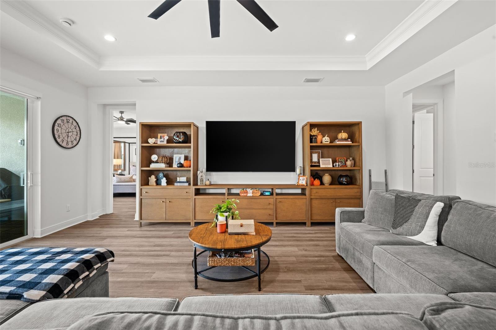 Image 19 of 67 For 44766 Kelsa Anne Loop