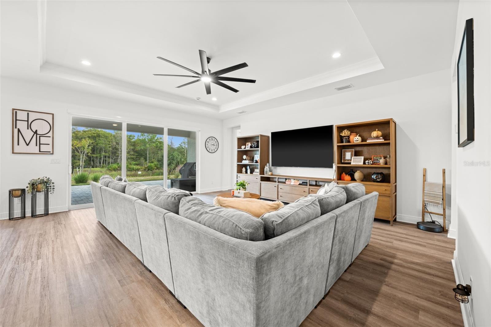 Image 21 of 67 For 44766 Kelsa Anne Loop