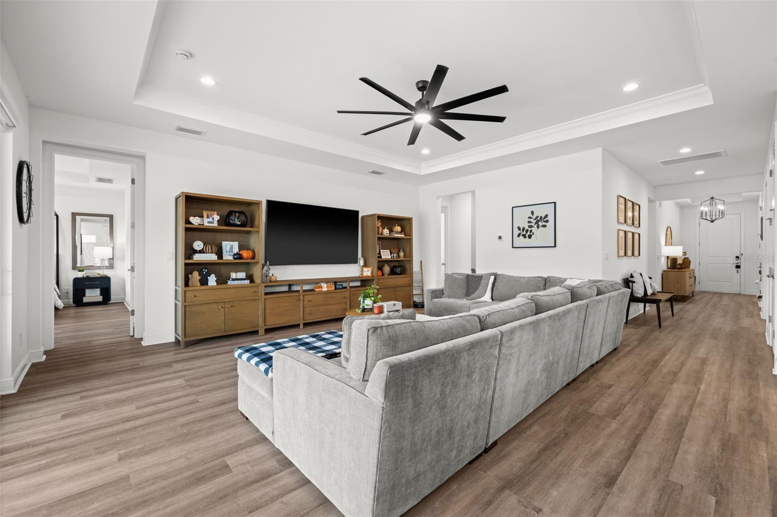 Image 22 of 67 For 44766 Kelsa Anne Loop