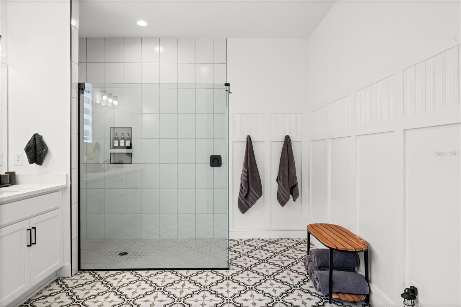 Image 24 of 67 For 44766 Kelsa Anne Loop