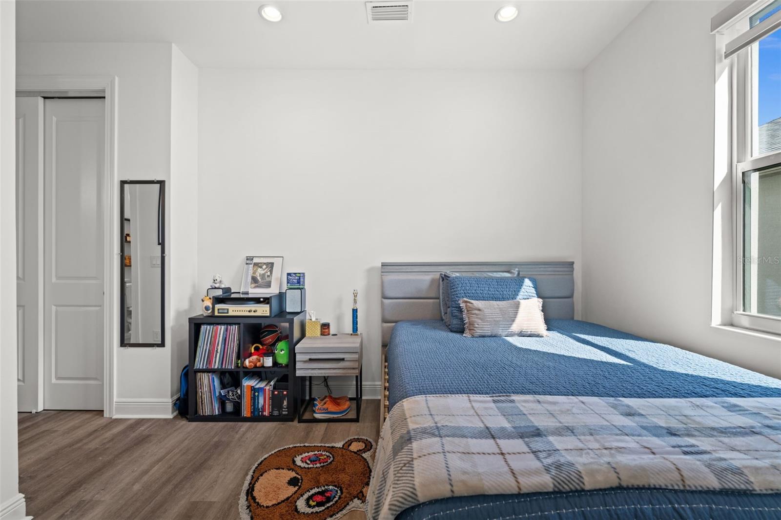 Image 30 of 67 For 44766 Kelsa Anne Loop