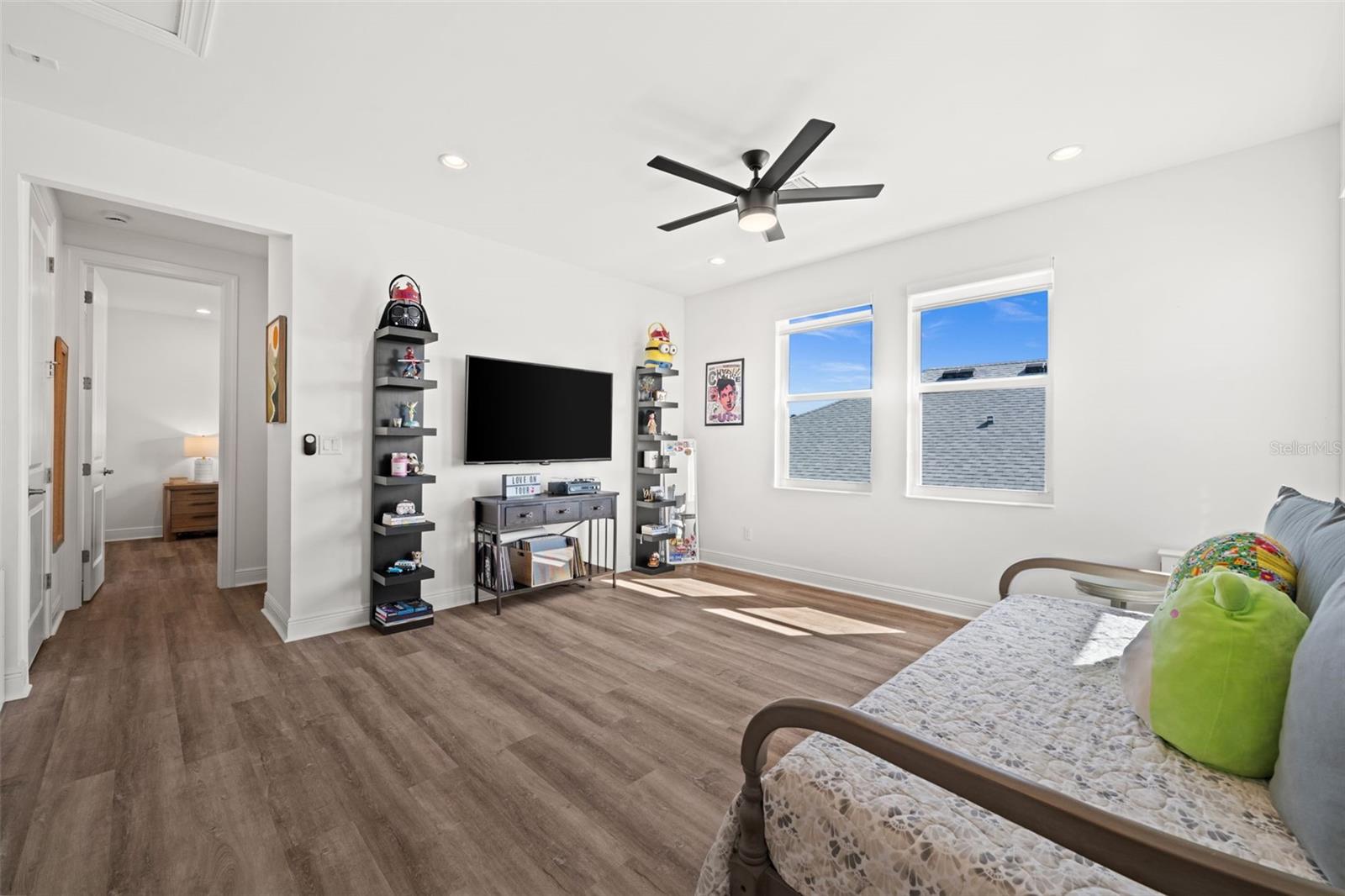 Image 31 of 67 For 44766 Kelsa Anne Loop