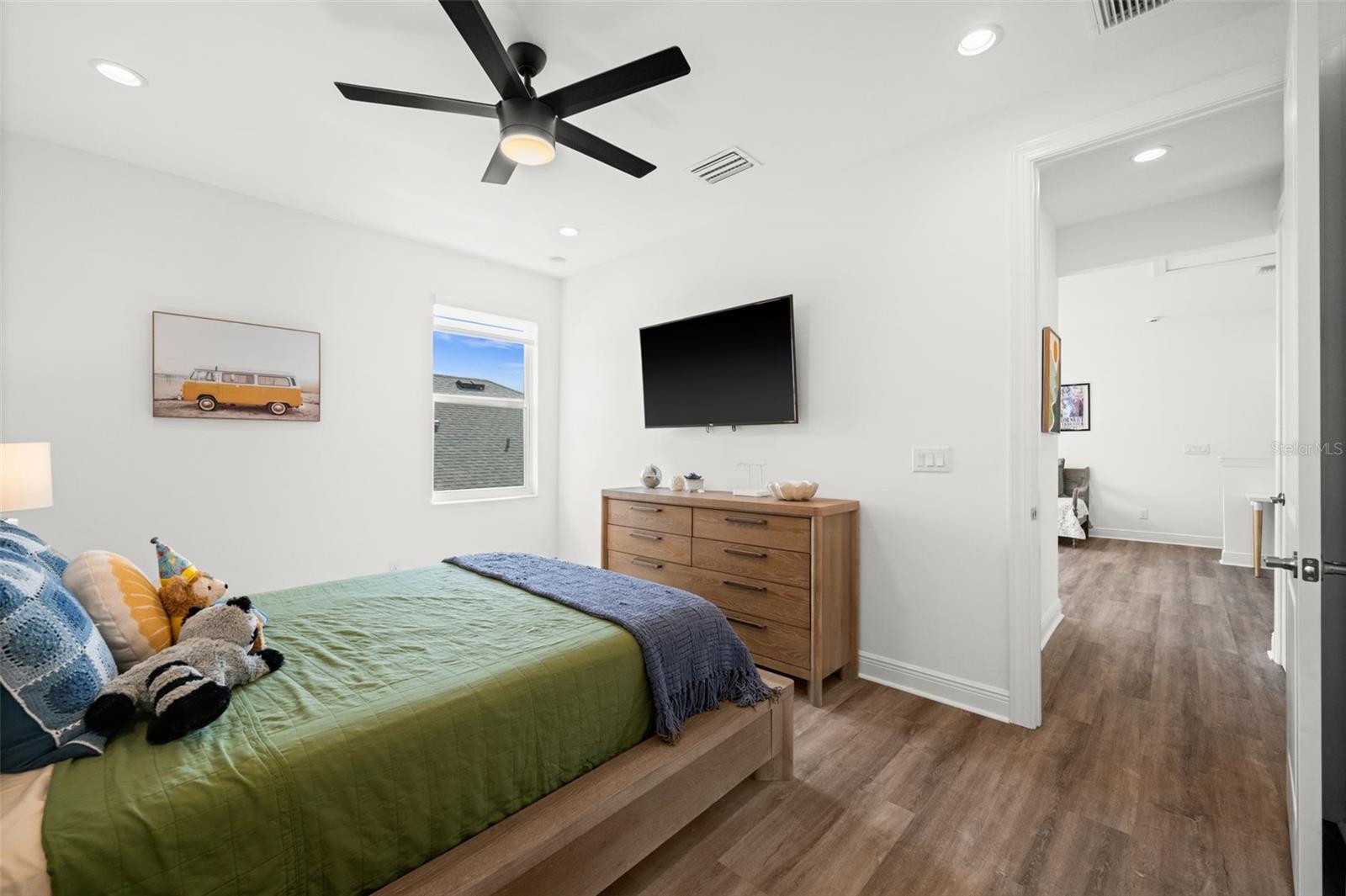 Image 36 of 67 For 44766 Kelsa Anne Loop