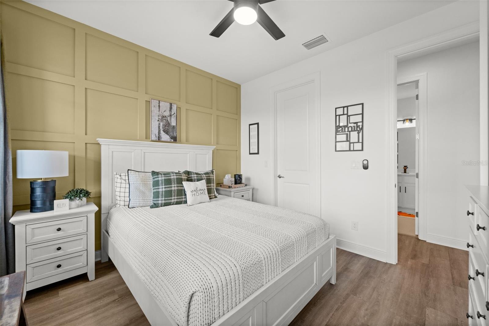 Image 45 of 67 For 44766 Kelsa Anne Loop