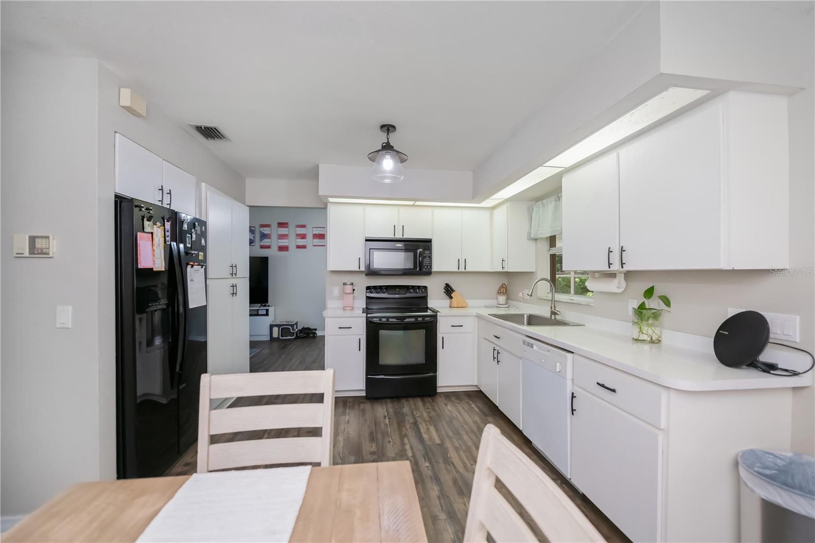 Image 16 of 63 For 18530 Hottelet Circle