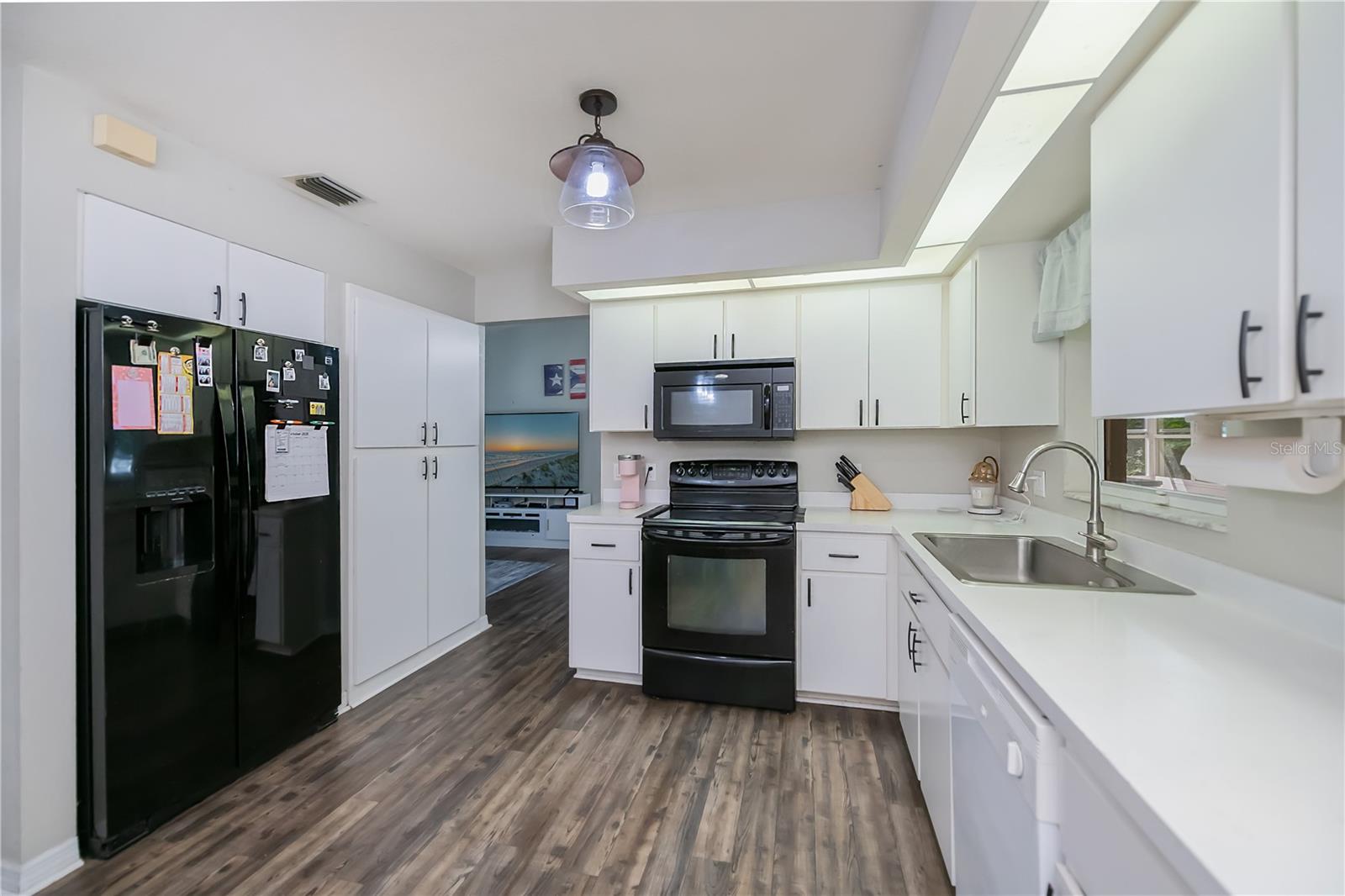 Image 17 of 63 For 18530 Hottelet Circle