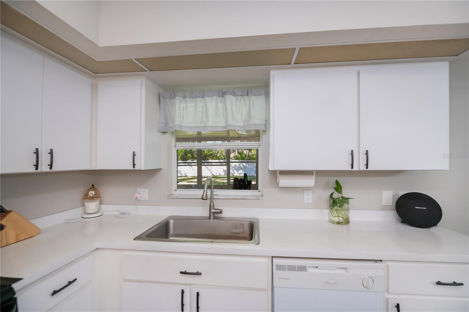 Image 20 of 63 For 18530 Hottelet Circle