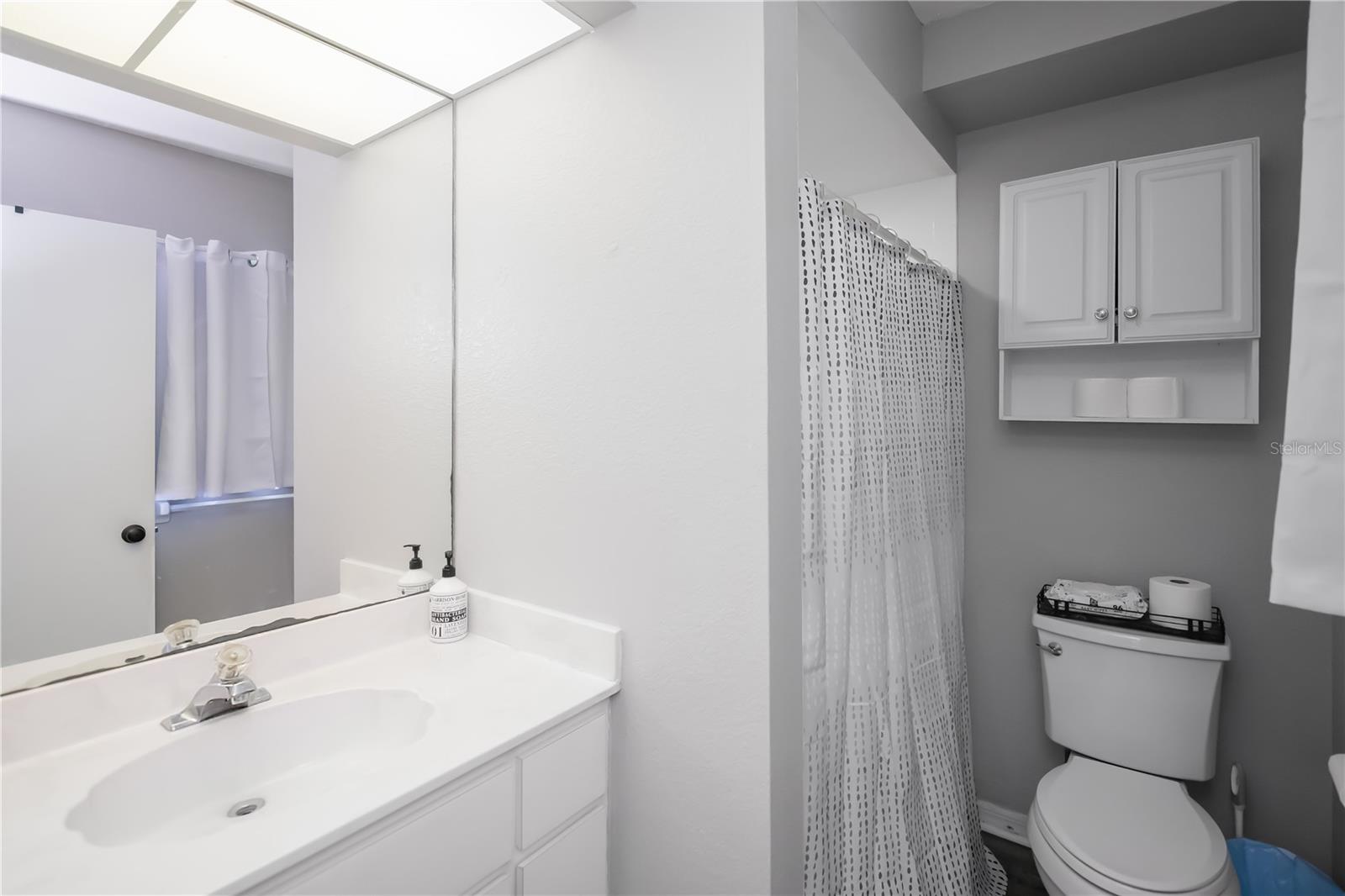 Image 25 of 63 For 18530 Hottelet Circle