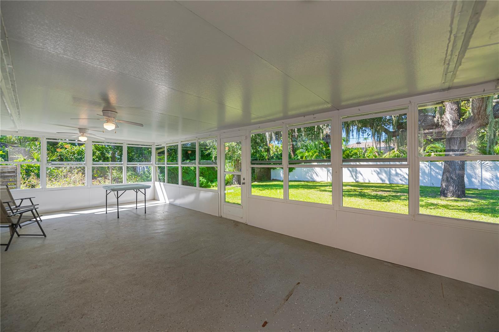 Image 37 of 63 For 18530 Hottelet Circle