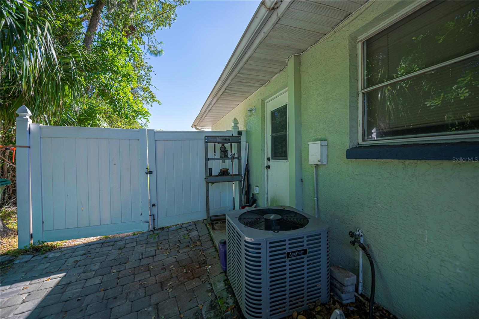 Image 58 of 63 For 18530 Hottelet Circle