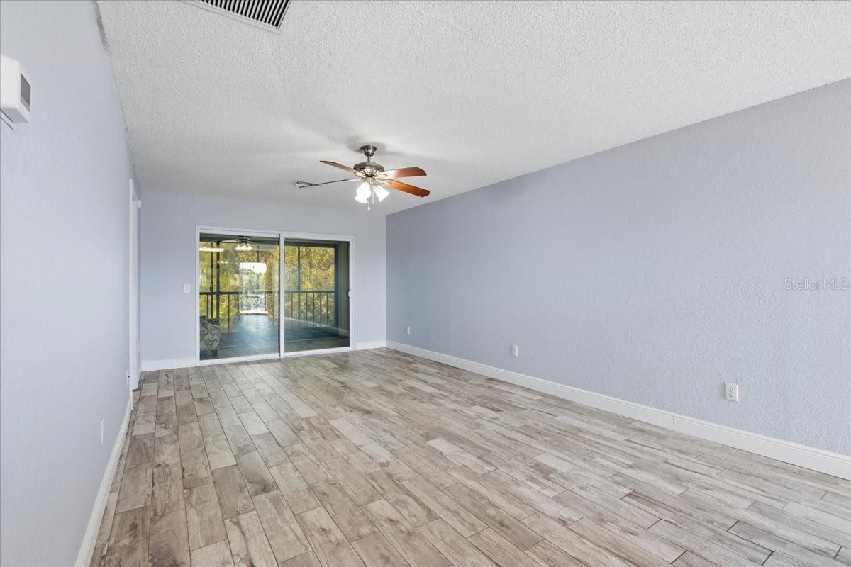 Image 10 of 40 For 25100 Sandhill Boulevard 201