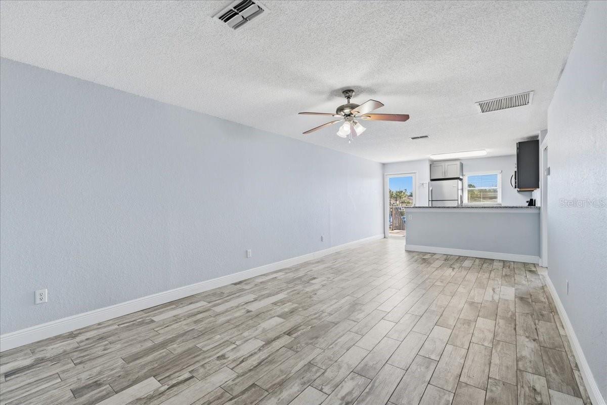 Image 11 of 40 For 25100 Sandhill Boulevard 201