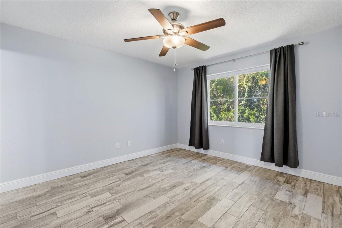 Image 19 of 40 For 25100 Sandhill Boulevard 201