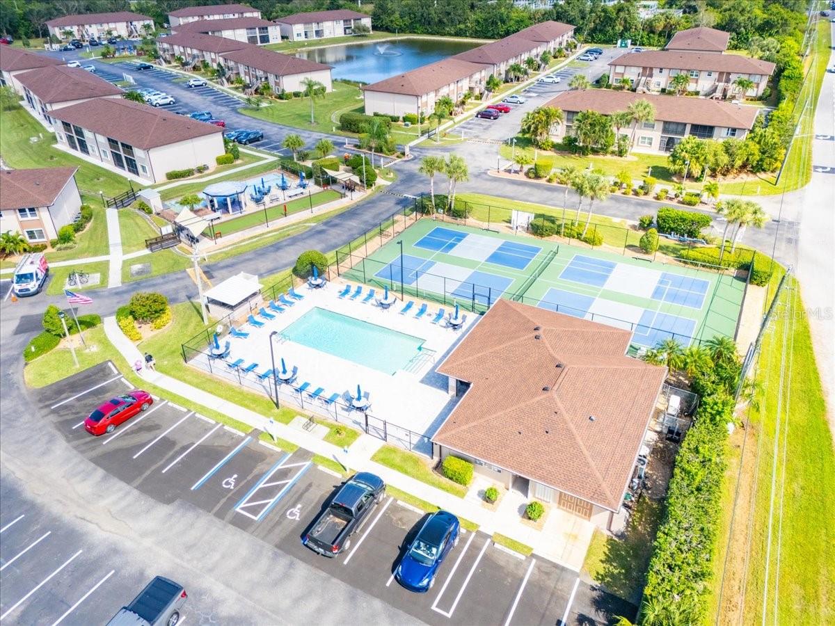 Image 33 of 40 For 25100 Sandhill Boulevard 201