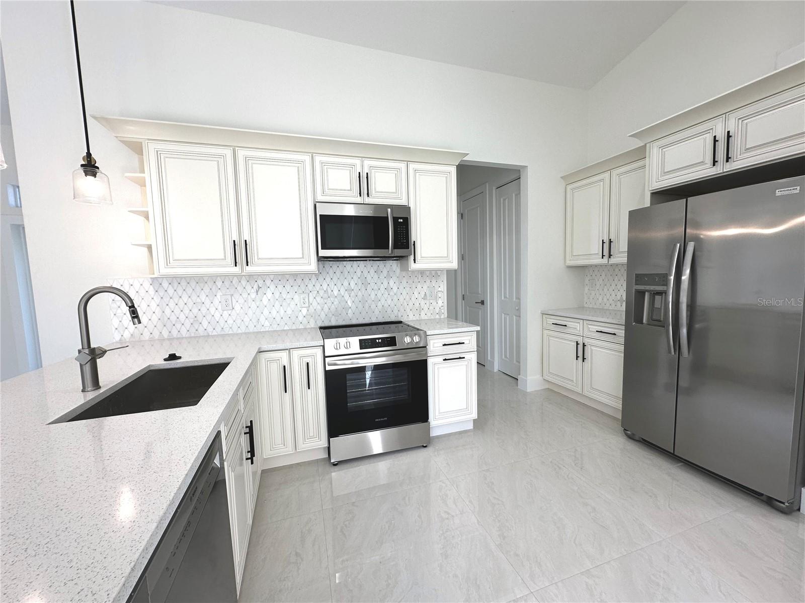 Image 6 of 40 For 1466 Dewitt Street