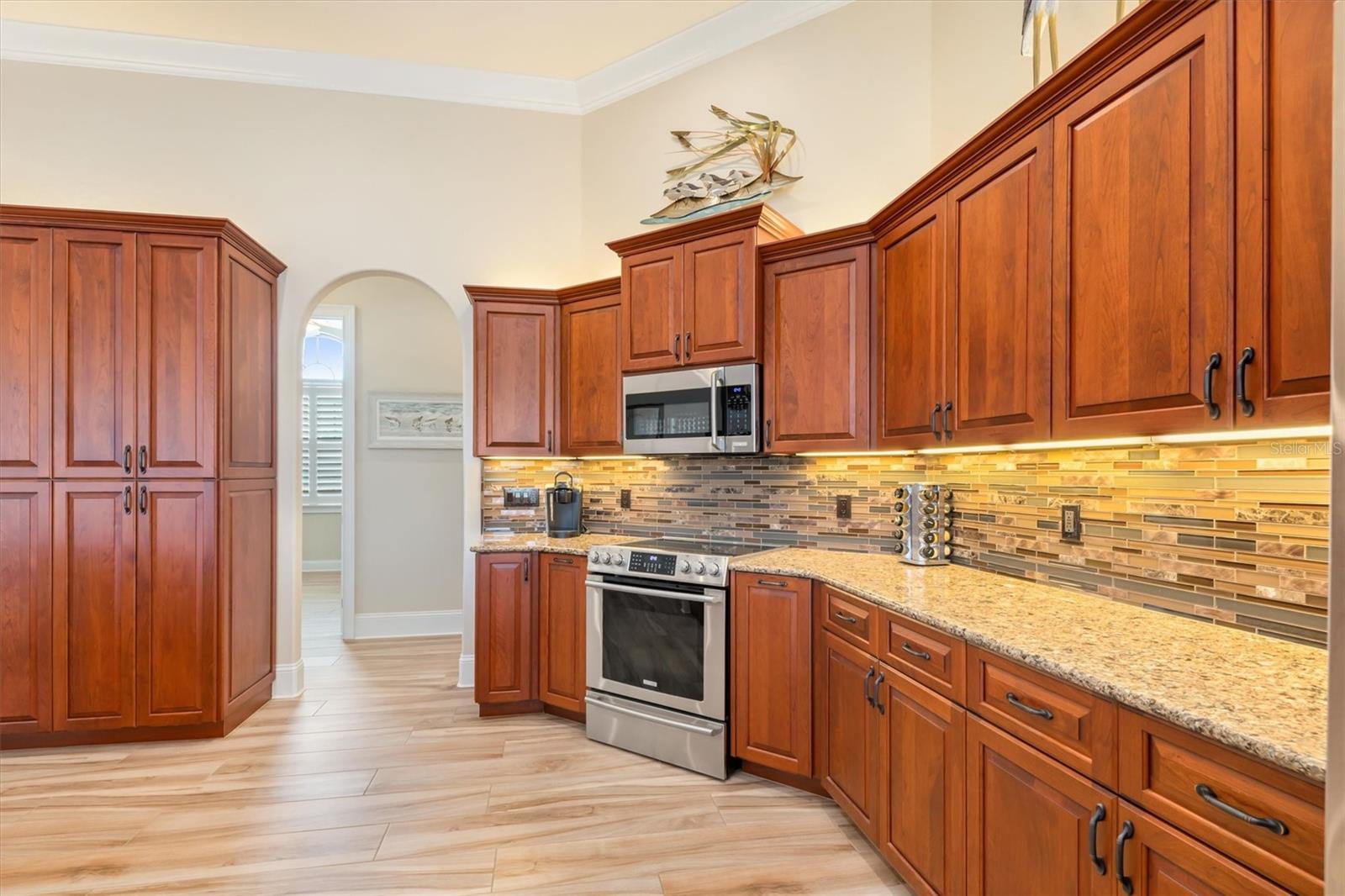 Image 19 of 79 For 15516 Margo Circle