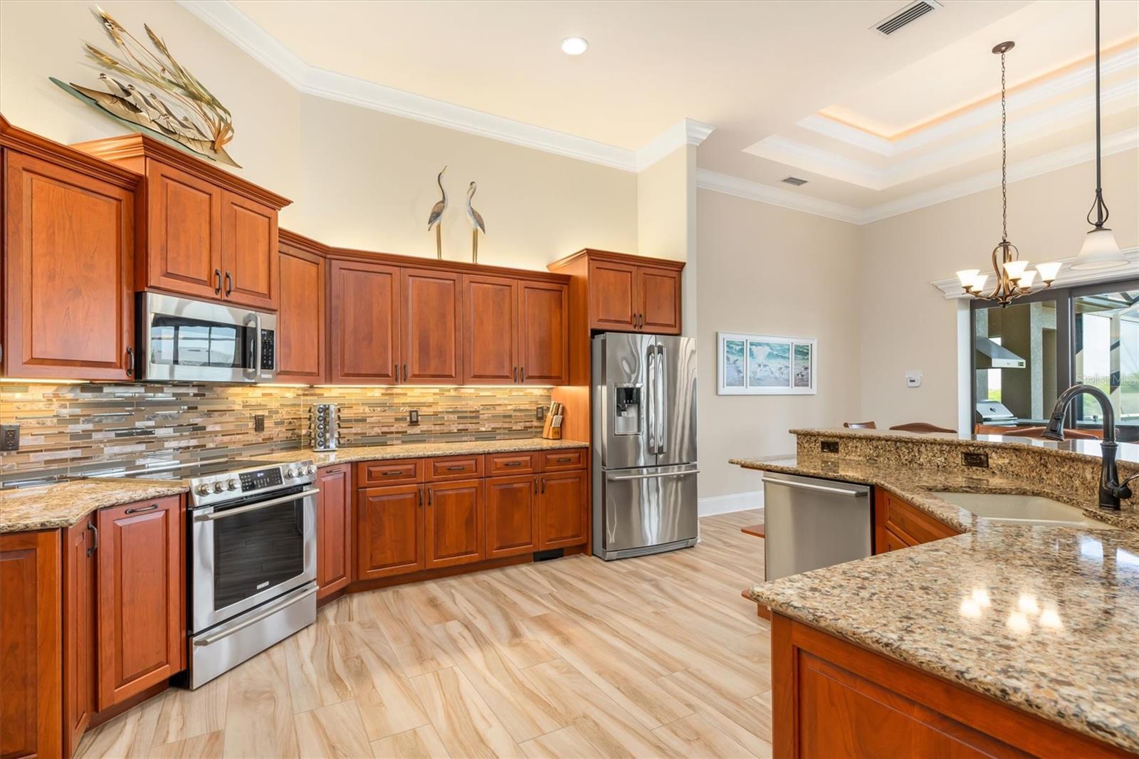 Image 21 of 79 For 15516 Margo Circle